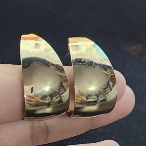 💜Goldtone Half Hoop Earrings